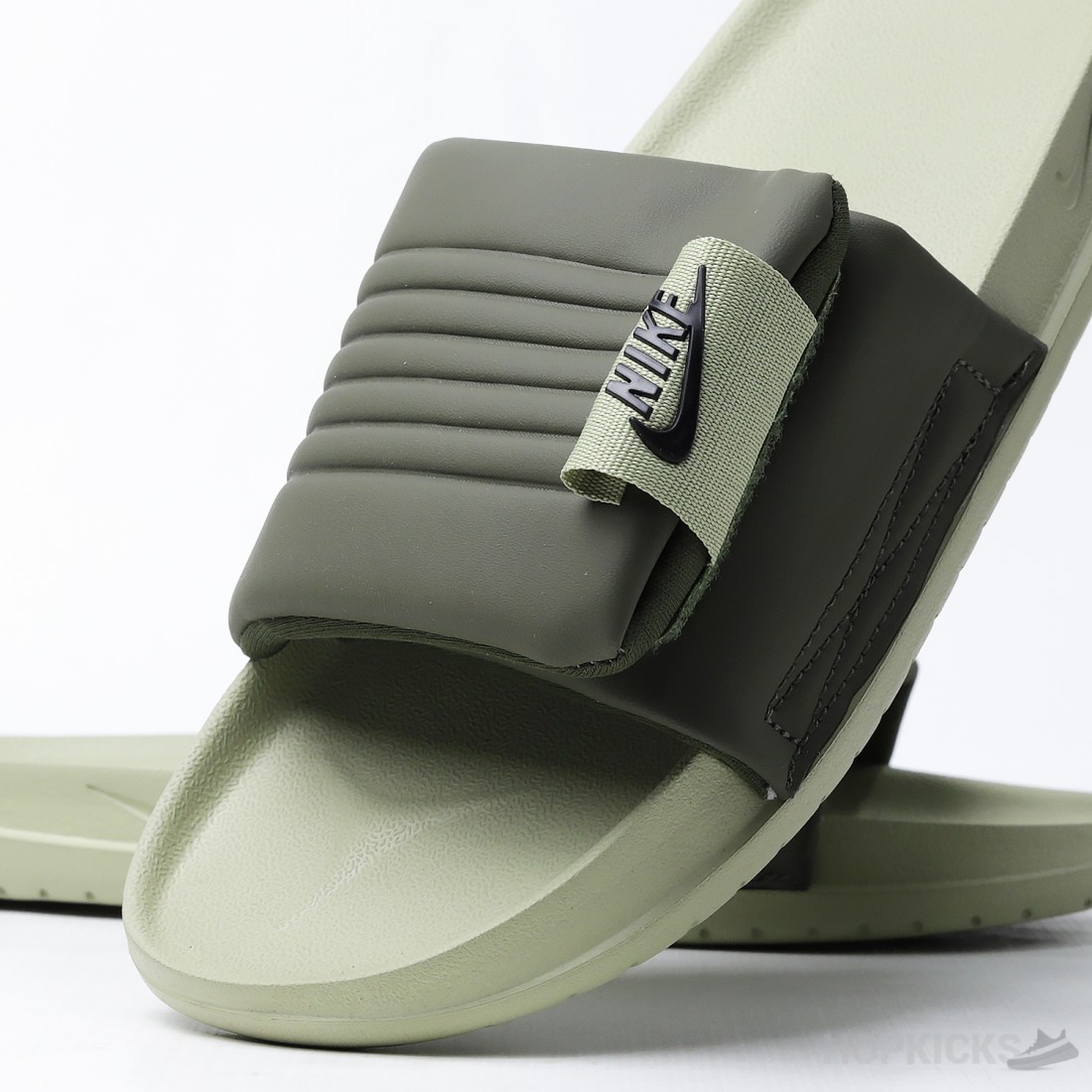 nike shoes slide on